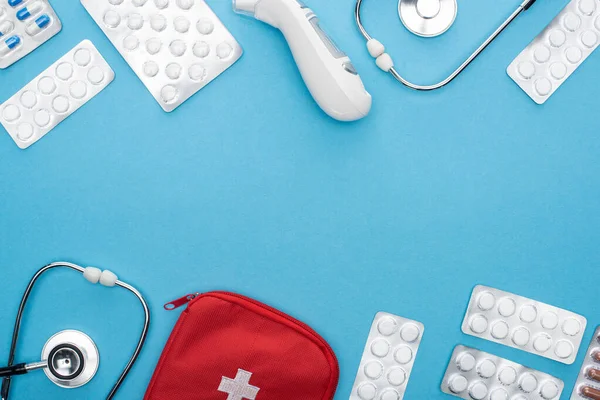 Top View Pills Blister Packs Stethoscopes First Aid Kit Ear — Stock Photo, Image