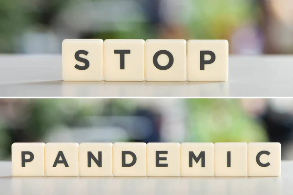 Weiße Würfel Mit Stop Pandemie Schriftzug Auf Weißem Schreibtisch Covid — Stockfoto