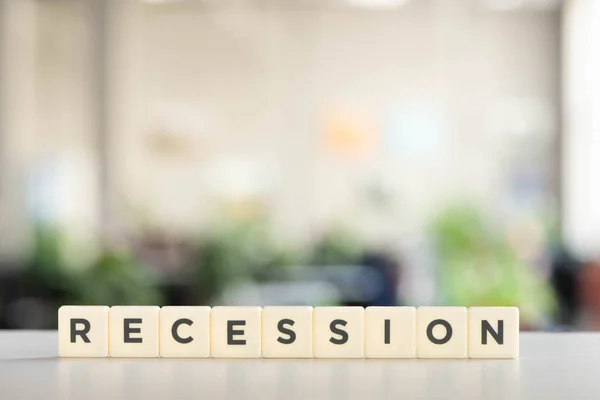 Fehér Blokkok Recessziós Szó Irodai Asztalon — Stock Fotó