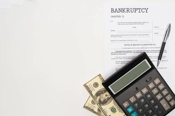 Вид Зверху Паперу Банкрутства Ручкою Грошима Калькулятором Білому Тлі — стокове фото