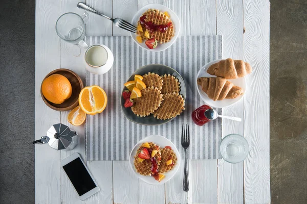 Fresh tasty breakfast with waffles — Stock Photo