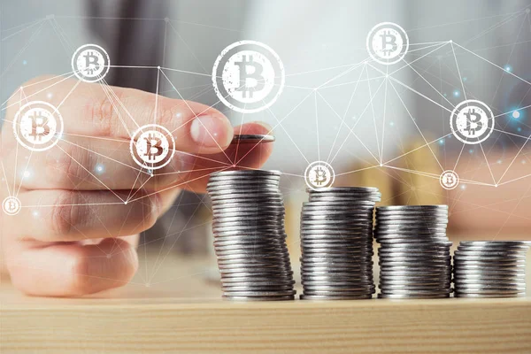 Persona accatastamento bitcoin — Foto stock