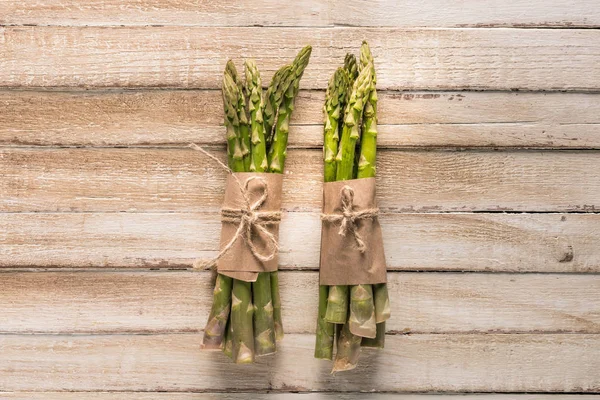 Bouquets d'asperges vertes — Photo de stock