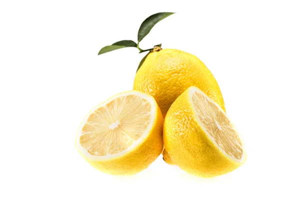 Limones amarillos jugosos - foto de stock
