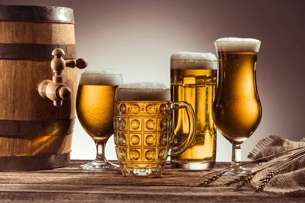Sortiment an Bier in Gläsern — Stockfoto