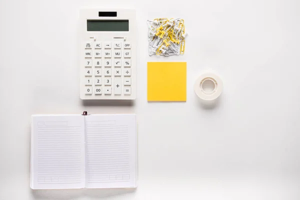 Composition des fournitures scolaires — Photo de stock