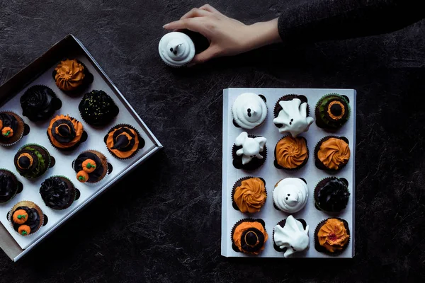 Decorative halloween cupcakes — Stock Photo