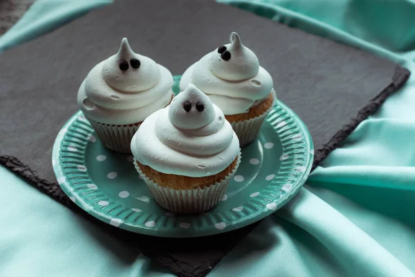 Cupcakes fantôme Halloween — Photo de stock