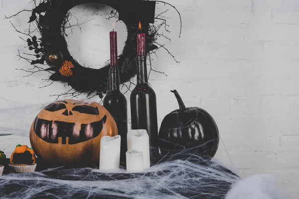 Décorations d'Halloween et bougies — Photo de stock