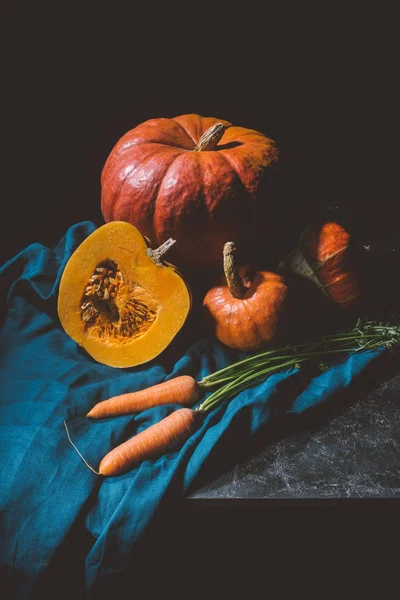 Verduras maduras de otoño - foto de stock