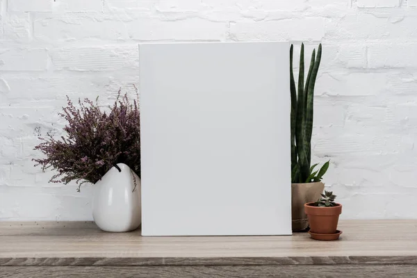 Empty drawing easel on table — Stock Photo