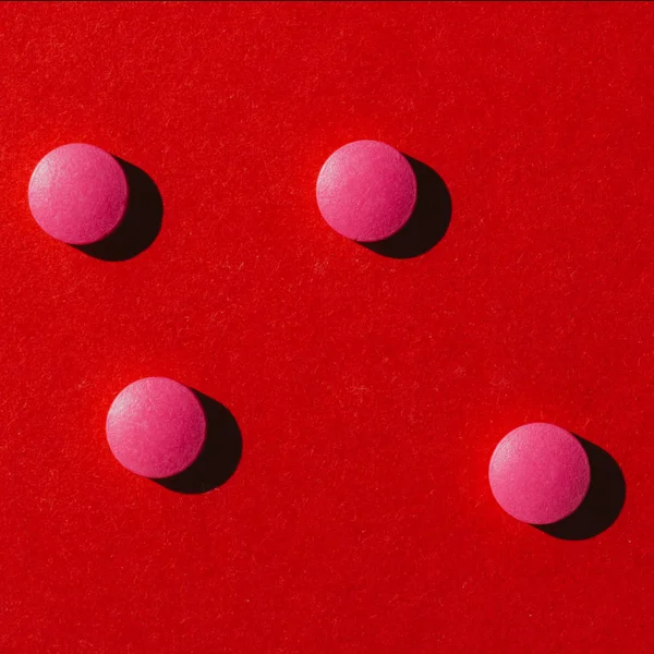 Pink pills — Stock Photo