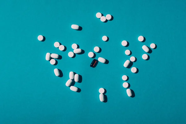 Tablets and capsules — Stock Photo