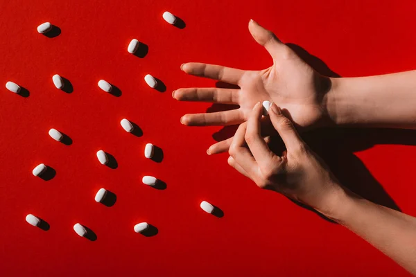 Human hands and medicine — Stock Photo