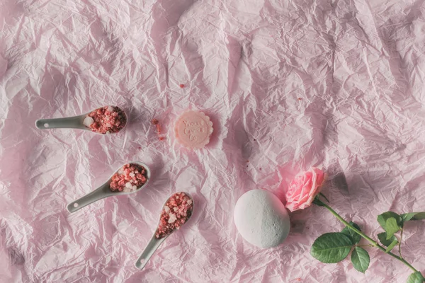 Spa treatment and rose — Stock Photo