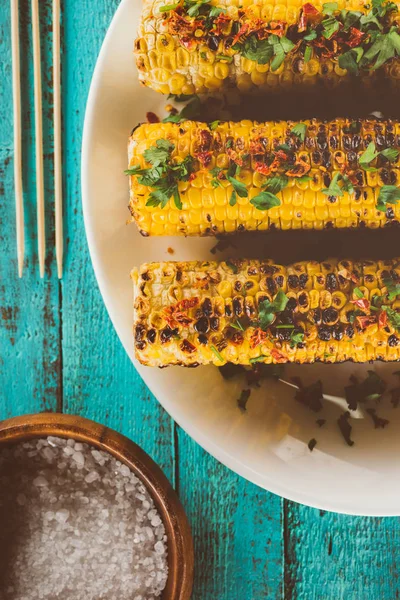 Grilled corn on plate — Stock Photo