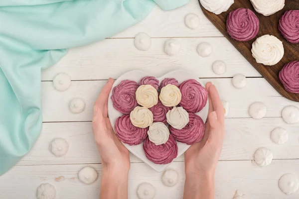 Heart shaped marshmallows — Stock Photo