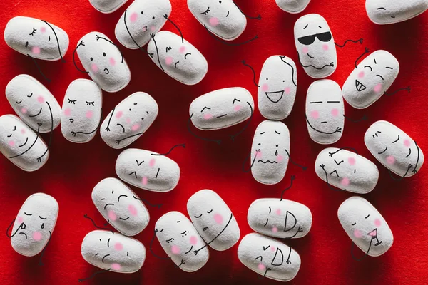 Pilules médicales blanches — Photo de stock