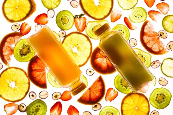 Bebidas desintoxicantes, frutas y bayas - foto de stock