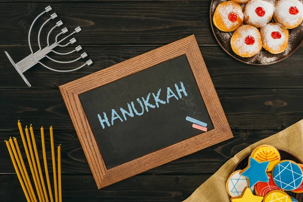 Marco con palabra hanukkah - foto de stock
