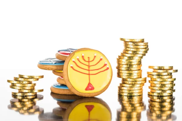 Galletas y gelt Hanukkah - foto de stock