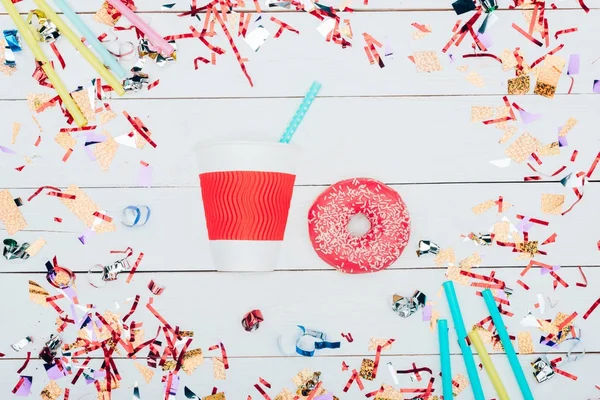 Paper cup and donut — Stock Photo