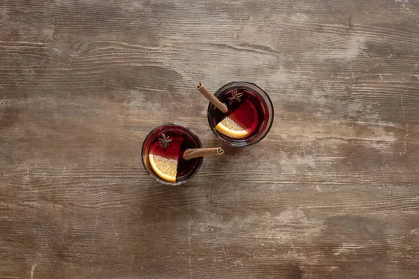 Lunettes avec vin chaud — Photo de stock