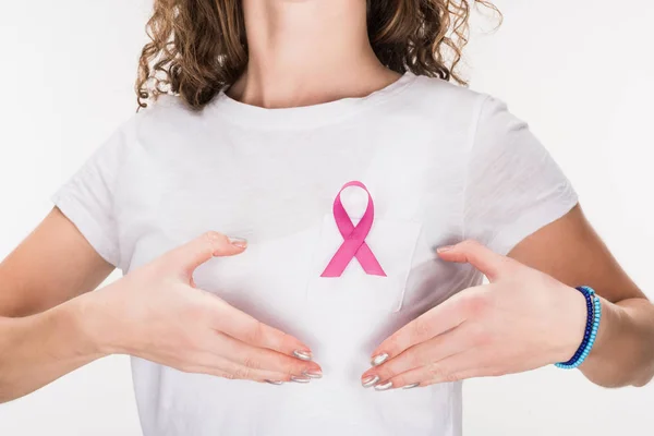 Mujer con cinta de cáncer de mama - foto de stock