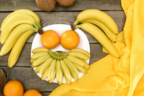 Tropical fruits on table — Stock Photo