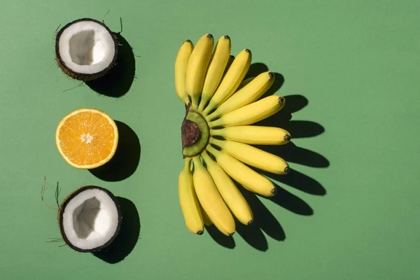 Tropical fruits — Stock Photo