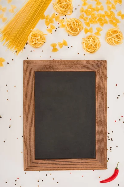 Pasta and blank frame — Stock Photo