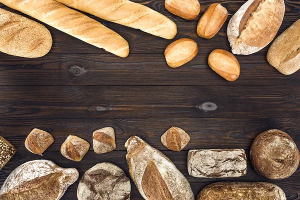 Асортимент домашнього хліба — стокове фото