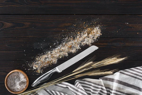 Knife and spikelets — Stock Photo