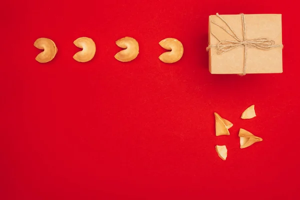 Top view of chinese fortune cookies and handmade giftbox, Chinese New Year concept — Stock Photo