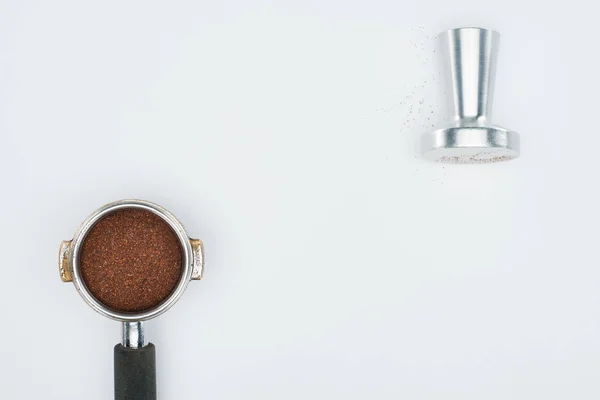 Vista superior da adulteração de café isolado no branco — Fotografia de Stock