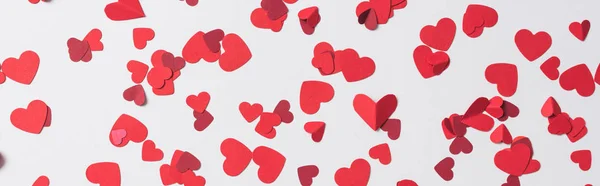 Nahtloses Muster roter Herzen auf weißem Hintergrund, Panoramaaufnahme — Stockfoto