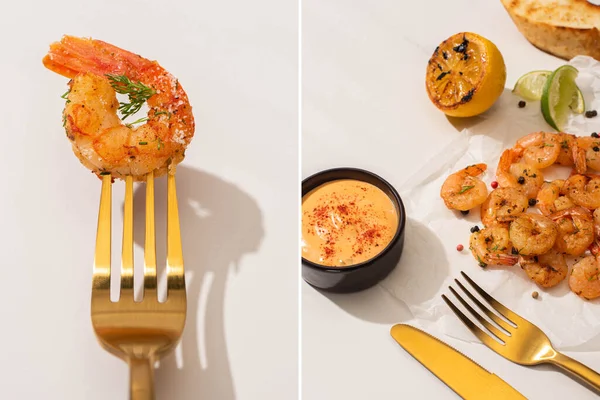 Collage de crevettes frites sur papier parchemin avec sauce et citron vert près de couverts dorés sur fond blanc — Photo de stock