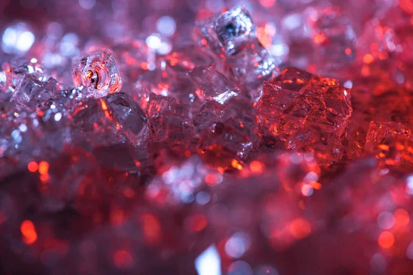 Vue rapprochée du fond texturé abstrait en cristal rouge et violet — Stock Photo