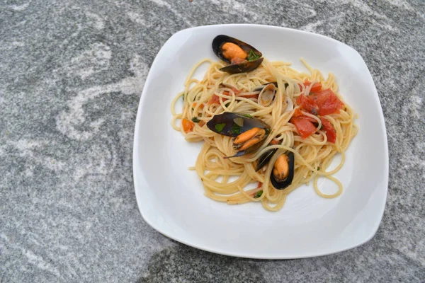 Italian pasta with sea fruit — Stock Photo, Image