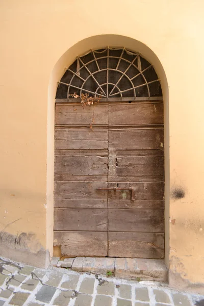 Eski evin kapı — Stok fotoğraf