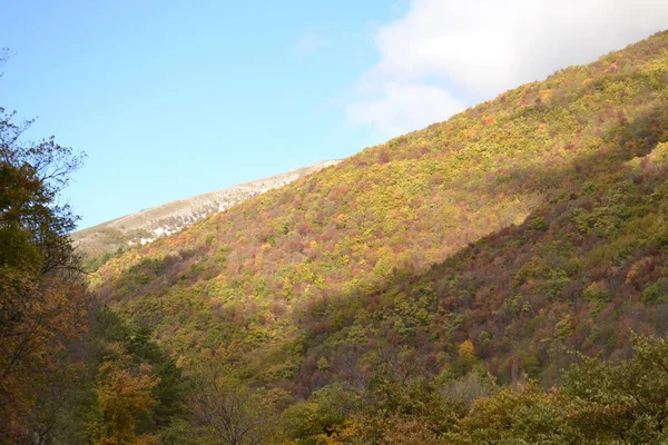 Sonbahar manzara Apennines İtalya içinde — Stok fotoğraf