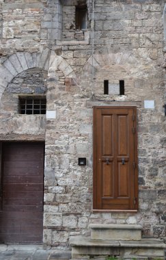 Evin açık küçük bir kasabasında Umbrian İtalya