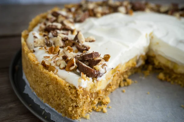 Banoffy pie on a dish. — Stock Photo, Image