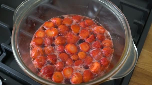 Domowy dżem truskawkowy — Wideo stockowe