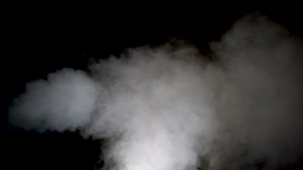 Dampfstrahler auf Schwarz — Stockvideo