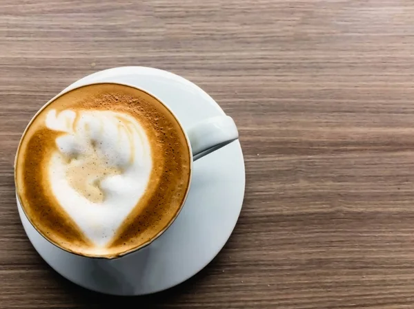 Tatlı sıcak cappuccino