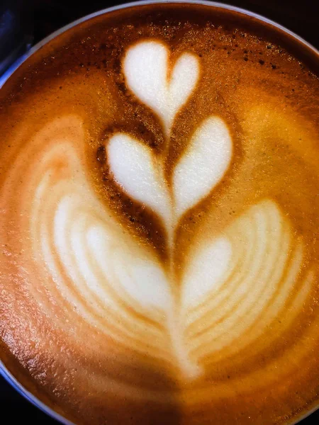 Closeup Cappuccino Quente Com Padrão Flor — Fotografia de Stock