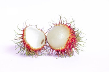 Seçici odağı kapat Rambutans meyvesi, Rambutans meyvesi beyaz arka planda