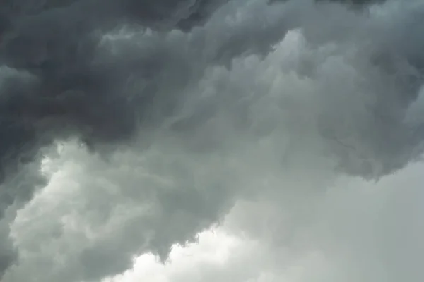 Céu Escuro Com Nuvens Negras Cobertas Antes Grande Tempestade Entrar — Fotografia de Stock