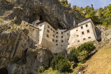 Predjama Kalesi ve Köy, Slovenya